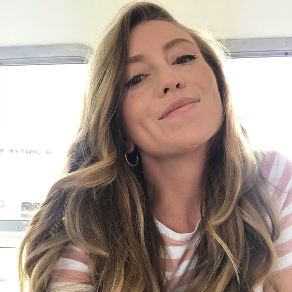 Meet your Posher, Julie - Picture 2 of 5